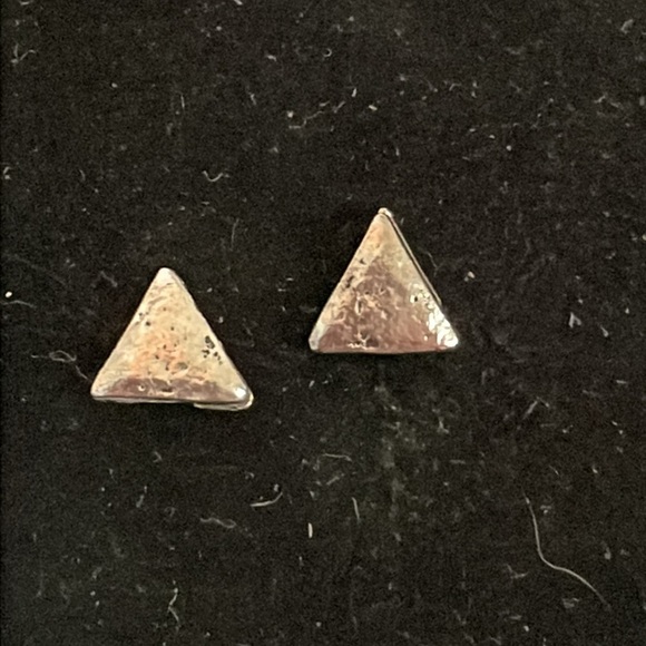 0.5” silver tone triangular shaped Minimalist stud earrings - Picture 2 of 10